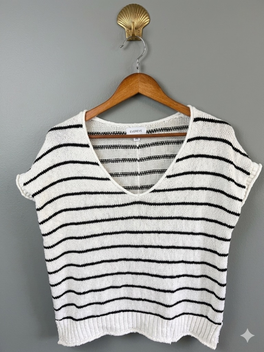 Evereve Striped V-Neck Knit Tshirt 100% Cotton M Black White Nautical Cap Sleeve